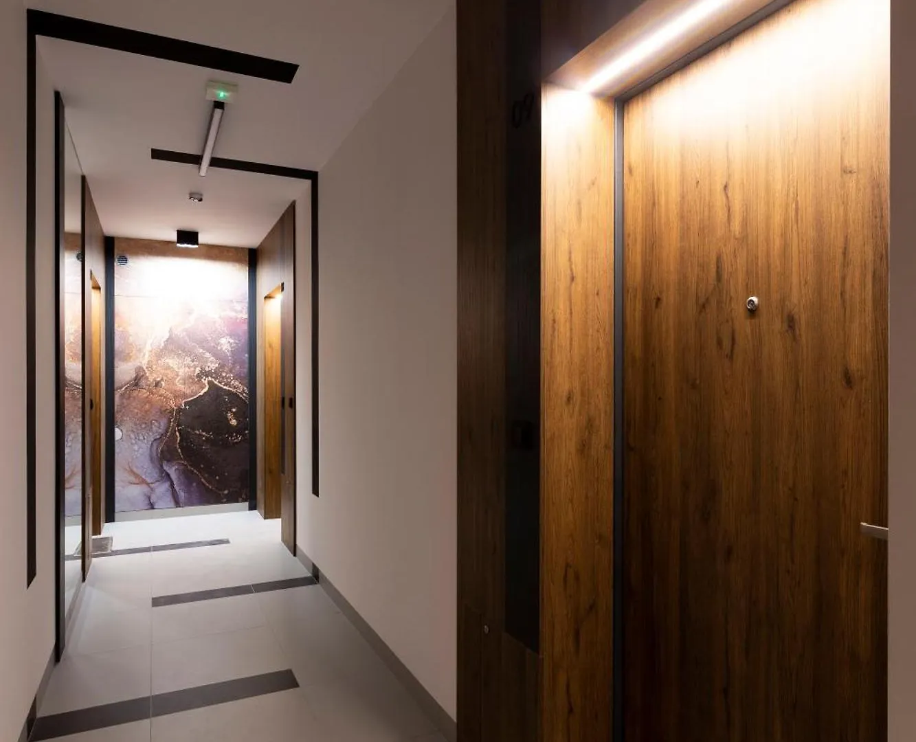 W19 Apartments 포즈난